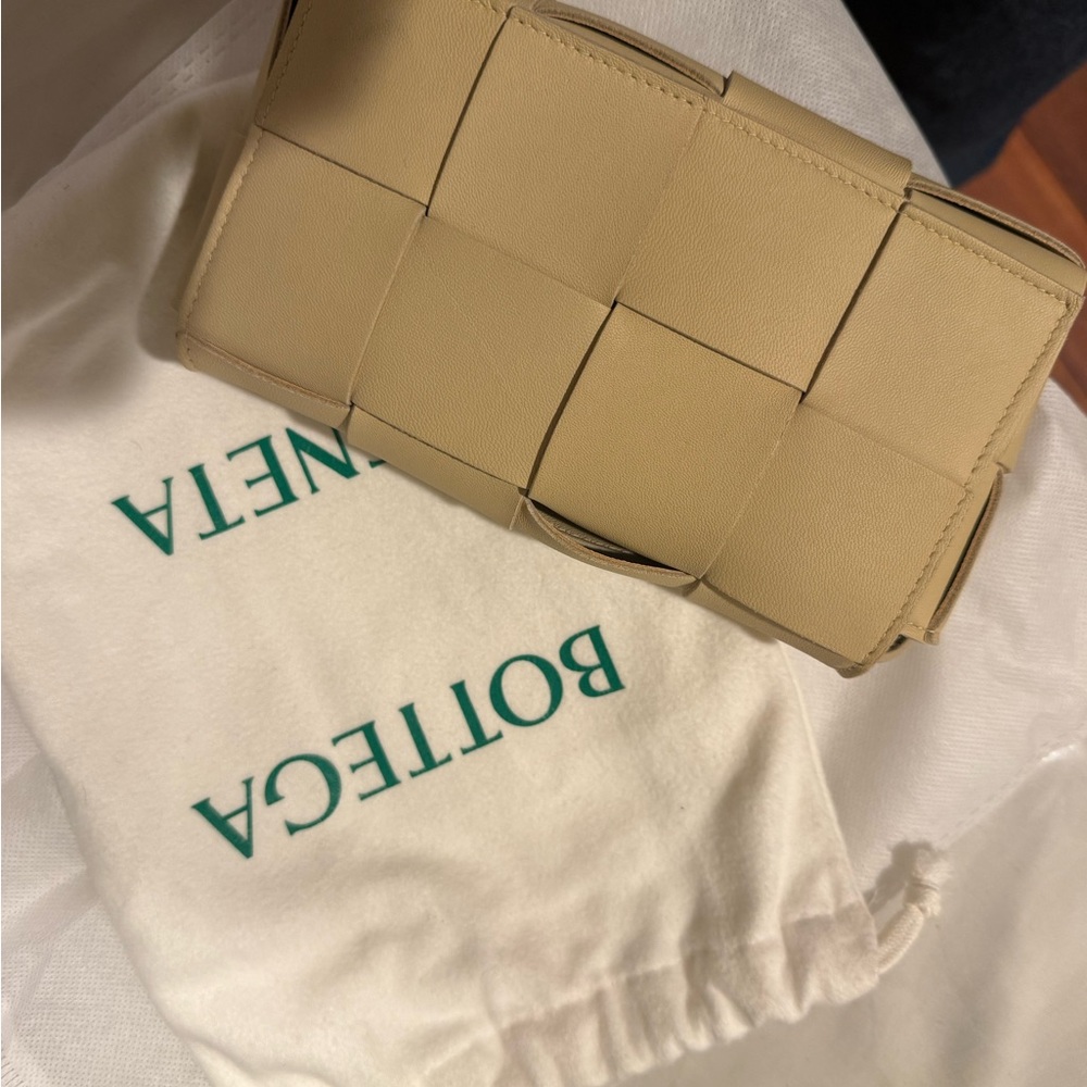 Bottega Veneta Cream Leather Wallet